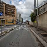E siamo cos� arrivati ai binari che tagliano via Oberdan....